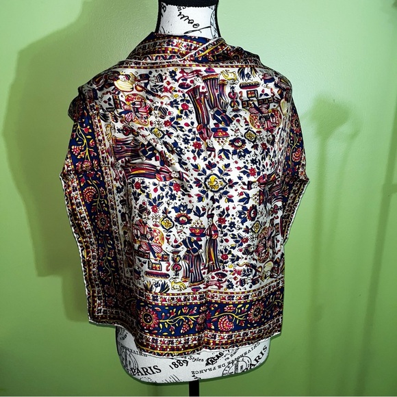 Glentey Floral 100% Silk Scarf - Picture 3 of 5